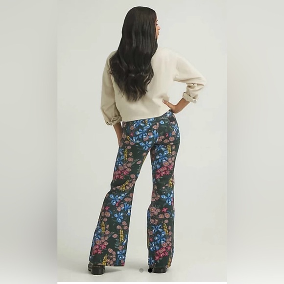 Wrangler Floral Patterned Wanderer High Rise Flare Jeans - Picture 10 of 11
